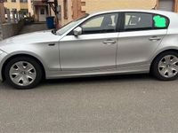 Usata BMW 116 122 CV (89 kW) 2010 Argento Utilitaria