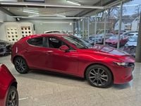 Neu Mazda 3 Center-Line 186 PS (136 kW) 2025 Rot Kleinwagen