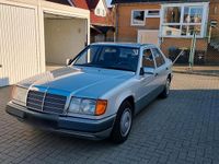Gebraucht Mercedes E230 132 PS (97 kW) 1992 Silber Limousine