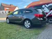 Gebraucht Opel Astra Edition 180 PS (132 kW) 2011 Grau Kombi