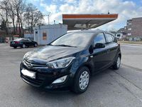 Gebraucht Hyundai i20 Edition 86 PS (63 kW) 2012 Schwarz Kleinwagen