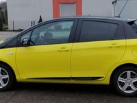 Gebraucht Toyota Yaris 101 PS (74 kW) 2017 Gelb Kombi