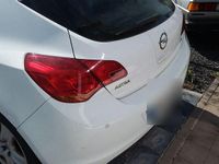 Usado Opel Astra Edition 110 HP (80 kW) 2010 Branco Sedan