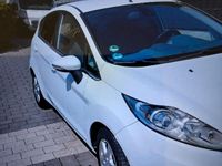 Gebraucht Ford Fiesta 88 PS (64 kW) 2009 Weiß Kleinwagen