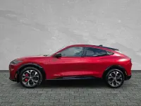 Gebraucht Ford Mustang Mach-E 197 kW (269 PS) 2022 Lucidrot met SUV