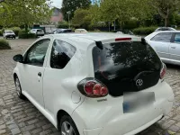 Gebraucht Toyota Aygo 69 PS (50 kW) 2014 Weiß Kleinwagen