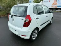 Gebraucht Hyundai i10 70 PS (51 kW) 2013 Weiß Kleinwagen
