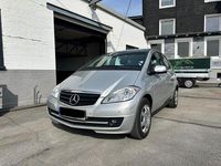 Gebraucht Mercedes A180 116 PS (85 kW) 2011 Silber Van / Kleinbus