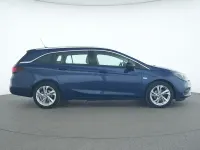Używany Opel Astra Elegance 131 KM (96 kW) 2022 Niebieski Hatchback