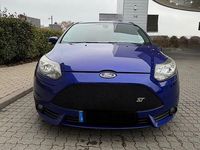 Gebraucht Ford Focus Sport 250 PS (183 kW) 2012 Blau Limousine