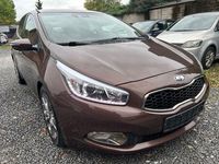 Gebraucht Kia Ceed Spirit 135 PS (99 kW) 2012 Matrix brown Kleinwagen