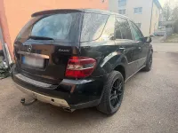 Gebraucht Mercedes ML320 224 PS (164 kW) 2006 Schwarz SUV