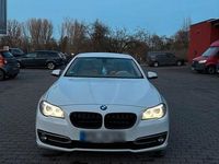 Gebraucht BMW 530 258 PS (189 kW) 2014 Weiß Limousine