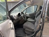 Usado Peugeot Partner Tepee Active 110 CV (80 kW) 2017 Negro Monovolumen