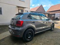Usado VW Polo 75 HP (55 kW) 2015 Cinzento Citadino