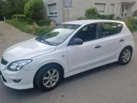 Gebraucht Hyundai i30 115 PS (84 kW) 2012 Weiß Kombi
