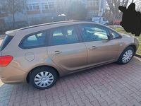 Gebraucht Opel Astra 110 PS (80 kW) 2014 Braun Kombi