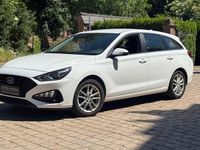 Gebraucht Hyundai i30 Pure 110 PS (80 kW) 2021 Weiß Kombi