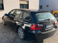 Gebraucht BMW 320 160 PS (117 kW) 2007 Schwarz Kombi