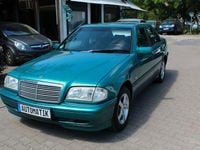 Gebraucht Mercedes C180 122 PS (89 kW) 1998 Grün Limousine