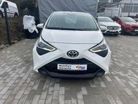 Gebraucht Toyota Aygo X-play 72 PS (52 kW) 2020 Weiß Kleinwagen
