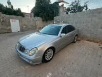 Gebraucht Mercedes E270 Avantgarde 170 PS (125 kW) 2003 Silber Limousine