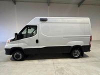 Gebraucht Iveco Daily 243 PS (178 kW) 2019 Blau Van
