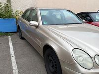 Gebraucht Mercedes E240 Classic 177 PS (130 kW) 2002 Beige Limousine