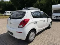 Gebraucht Hyundai i20 Classic 86 PS (63 kW) 2014 Pure white / sol Kleinwagen
