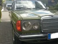 Gebraucht Mercedes E230 136 PS (100 kW) 1982 Grün Limousine