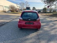 Gebraucht Toyota Aygo 68 PS (50 kW) 2011 Rot Kleinwagen