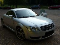 gebraucht Audi TT Quatro mit seitlichem Schriftzug "Most wanted"