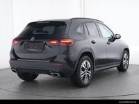 Gebraucht Mercedes GLA180 Night 136 PS (100 kW) 2025 lack kosmosschwarz SUV