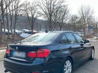 Gebraucht BMW 318 143 PS (105 kW) 2014 Schwarz Limousine