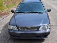Gebraucht Volvo V40 115 PS (84 kW) 1997 Violet Kombi