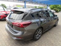 Gebraucht Ford Focus ST-Line X 155 PS (114 kW) 2024 Grau Limousine