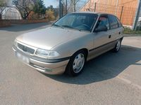 Gebraucht Opel Astra 75 PS (55 kW) 1997 Gold Limousine