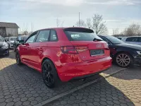 Gebraucht Audi A3 Attraction 110 PS (80 kW) 2015 Rot Limousine