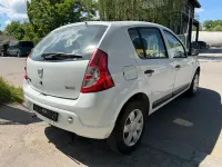 Gebraucht Dacia Sandero 75 PS (55 kW) 2009 Weiß Limousine