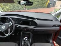 Second-hand VW Caddy 122 CP (89 kW) 2023 Roșu Monovolum