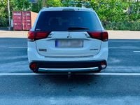 Gebraucht Mitsubishi Outlander 150 PS (110 kW) 2016 Weiß SUV