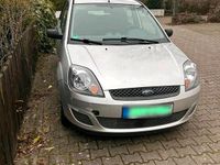 Gebraucht Ford Fiesta 69 PS (50 kW) 2007 Grau Kleinwagen