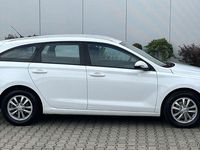 Gebraucht Hyundai i30 Trend 120 PS (88 kW) 2017 Weiß Kombi