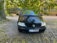 Second-hand VW Sharan 130 CP (95 kW) 2004 Negru Monovolum