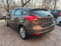 Gebraucht Ford Focus Trend 125 PS (91 kW) 2015 Beige Limousine