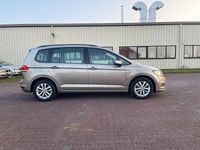 Gebraucht VW Touran Comfortline 150 PS (110 kW) 2016 Beige Van / Kleinbus