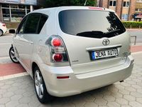 Gebraucht Toyota Corolla Verso 177 PS (130 kW) 2008 Silber Van / Kleinbus