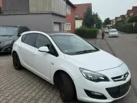 Gebraucht Opel Astra 87 PS (63 kW) 2013 Weiß Kleinwagen