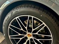 Gebraucht Porsche Cayenne 470 PS (345 kW) 2024 Grau SUV