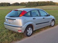 Gebraucht Ford Focus Finesse 75 PS (55 kW) 2002 Silber Limousine